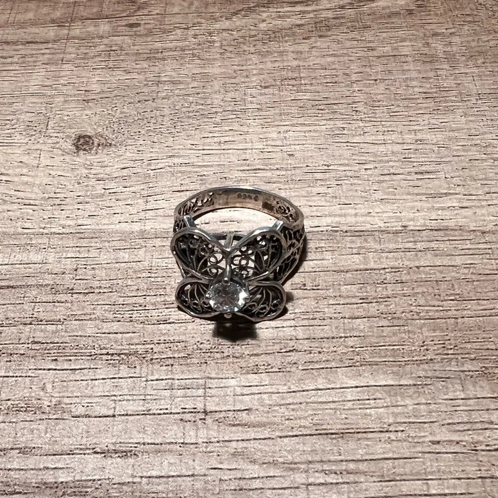 Flower ring - Picture 1 of 3